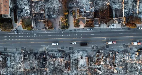 Medio de EE.UU. acusa a bandas chilenas de incendiar Los Ángeles para saquear viviendas: "Están muy organizados"