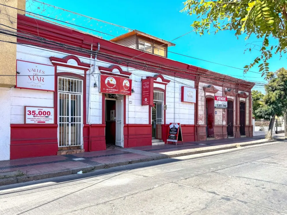 La mujer se presentó en La Serena, centro y sur del país, como representante de una marca, además de ofrecer franquicias de comida engañando a los locatarios de varios centros gastronómicos/ CRISTIAN SILVA