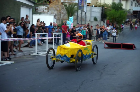 Emocionante carrera de Los Carros Locos en Paihuano