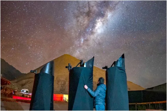 Expertos astronómicos valoran oscuridad del cielo durante apagón