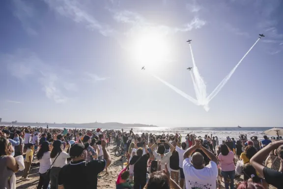 Espectacular exhibición de los Halcones de la FACH en Coquimbo