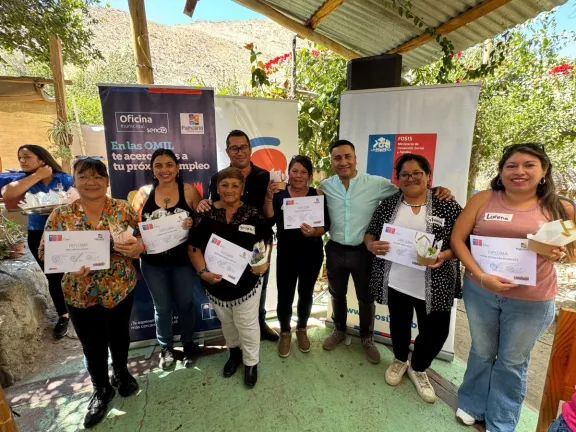 Familias de Paihuano se capacitan en habilidades personales y laborales