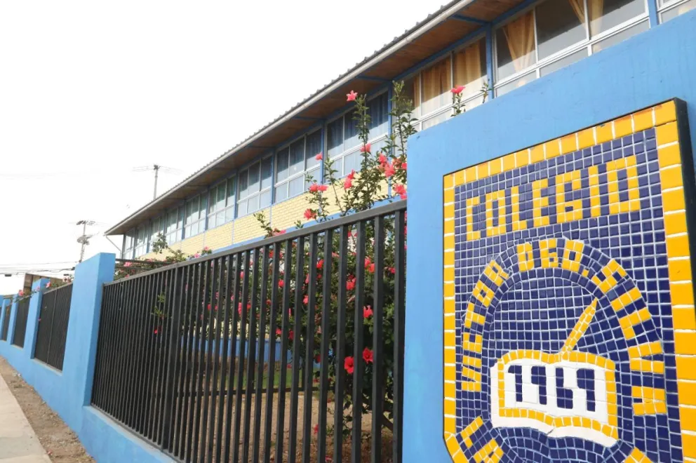 El Colegio Víctor Domingo Silva habría tomado algunas medidas en beneficio de la alumna afectada como la instalación de una rampa, pero los apoderados afirman que ello es insuficiente/ OSCAR ROSALES