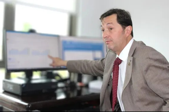 Diputados oficialistas solicitan destitución de fiscal regional Patricio Cooper