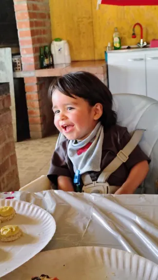 Familia de Coquimbo busca fondos para tratamiento de hijo con encefalopatía epiléptica