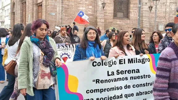 Profesores exigen cumplimiento de acuerdos en La Serena Profesores exigen cumplimiento de acuerdos en La Serena