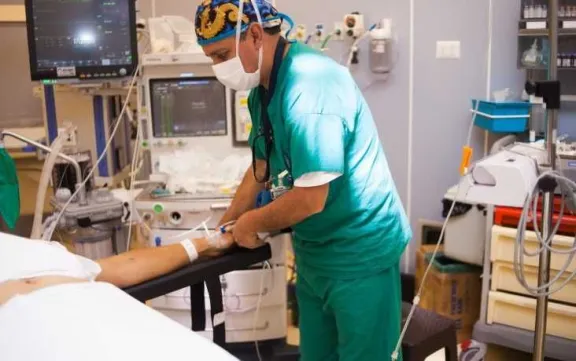 Alta ocupación de camas críticas en hospitales regionales