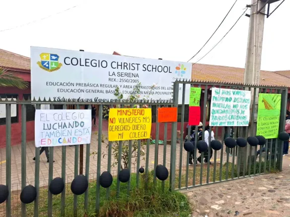 Cierre de Colegio Christ School dejaría sin matrícula a 1.500 estudiantes