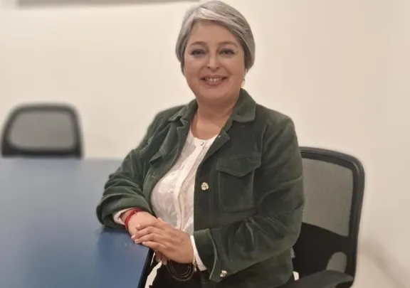 Candidata del Partido Comunista busca aumentar adhesión para ganar primaria