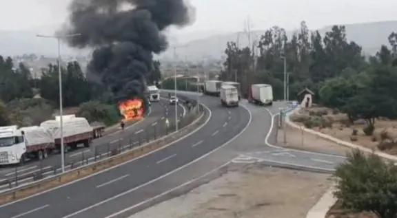 Incendio de camión en Ruta 5, Ovalle
