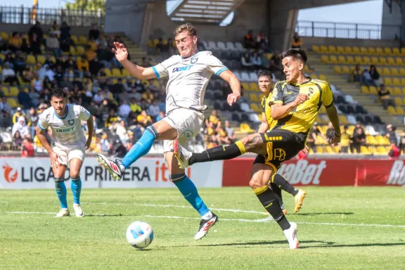 Duelo Coquimbo-U. de Chile se jugará con ambas hinchadas: Revisa la venta de entradas
