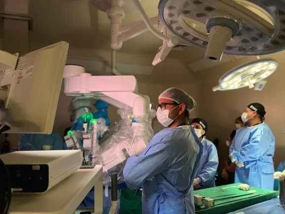 Exitosa cirugía robótica torácica en regiones con médica especialista