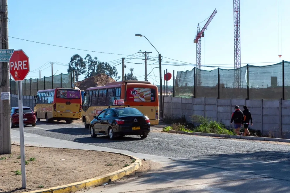 Vecinos de distintos sectores de La Serena solicitan más alternativas de acceso y conectividad para llegar al nuevo hospital de la comuna./ CRISTIAN SILVA