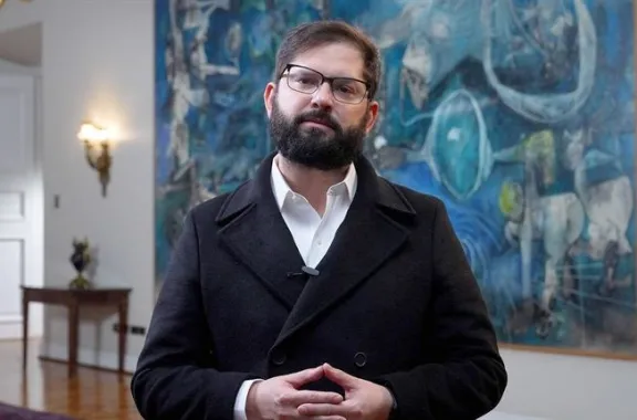 Boric condena ataque de EE.UU a Irán y advierte que 