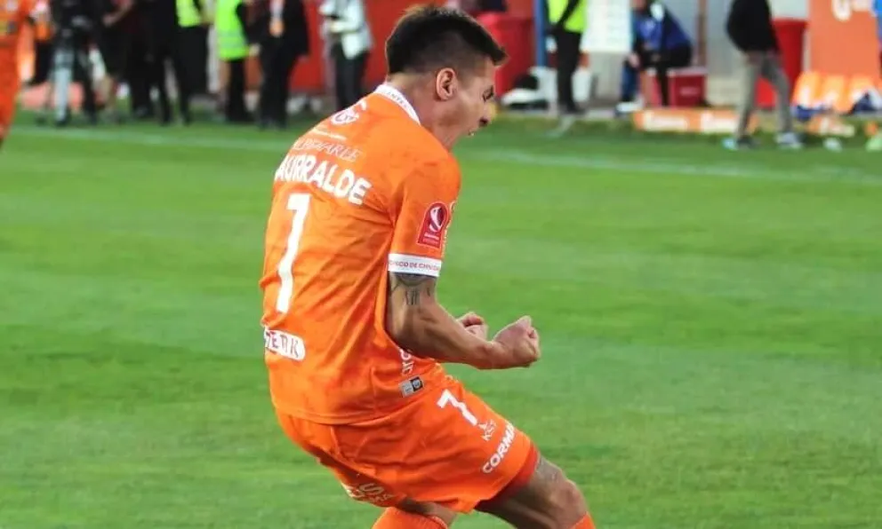En el puerto ya se buscan alternativas para reforzar la plantilla de Esteban González, destacando el nombre del argentino Cristian Insaurralde, de Unión La Calera.