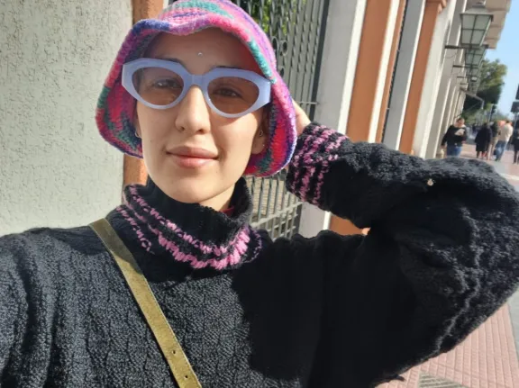 Camila lucha por medicamento clave contra el cáncer