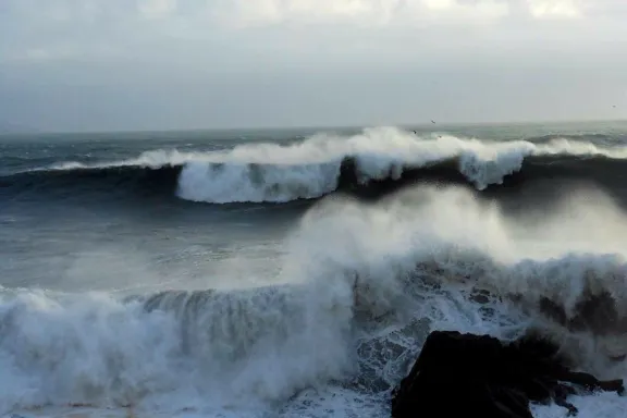 Alerta de marejadas anormales en Coquimbo: olas de 2,3 metros