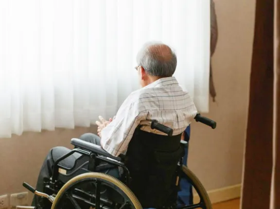 Adultos mayores abandonados en hospitales de la región