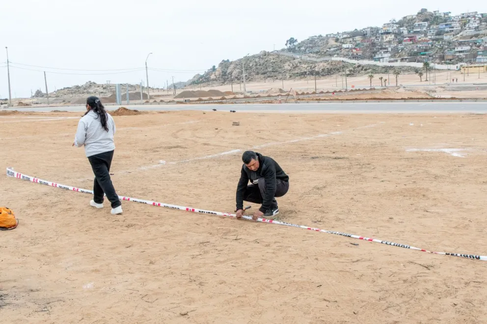 Desde los primeros días de julio que algunas familias ya delimitaron sus terrenos para la denominada “Fiesta más grande de Chile”. (FOTO: Cristian Silva)