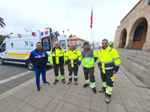Refuerzan atención primaria en Coquimbo con nuevas ambulancias Refuerzan atención primaria en Coquimbo con nuevas ambulancias