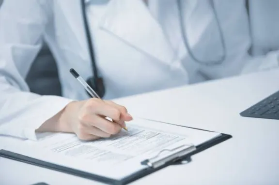 Investigaciones sumarias a funcionarios por mal uso de licencias médicas continúan