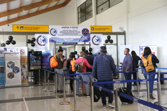 Juliá advierte colapso del aeropuerto La Florida