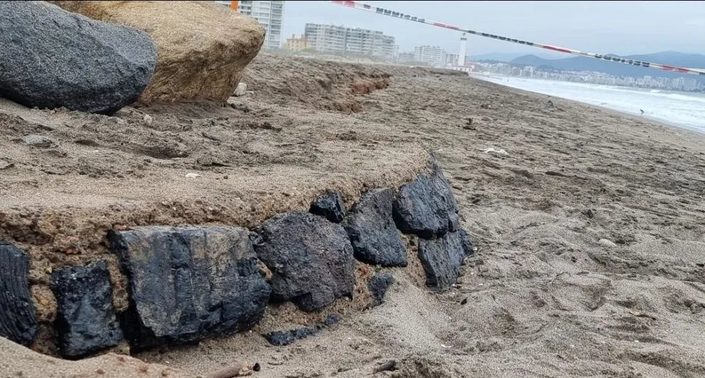 ¿Antiguo fuerte o canal de agua? Marejadas dejan al descubierto misterioso hallazgo en playa de La Serena