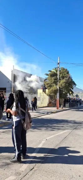 Protesta por problemas estructurales en Liceo Jorge Alessandri