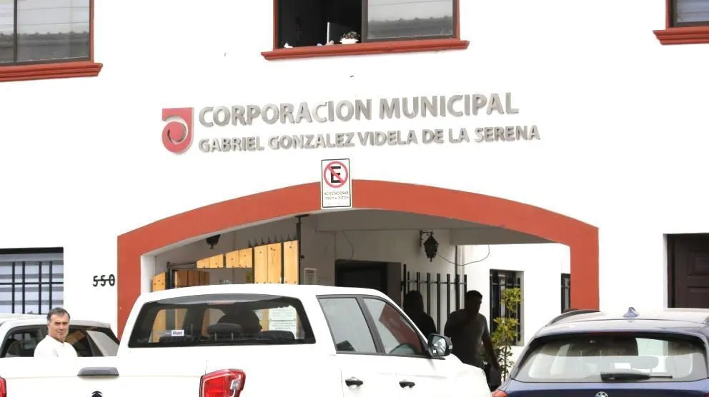 Casos cheques girados en la CGGV: proveedores son los llamados a querellarse