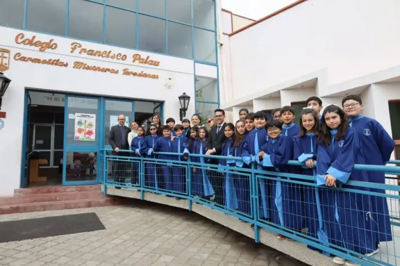 Coro de Cámara Infantil del Colegio Francisco Palau realiza gira a Rapa Nui