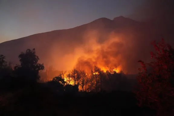 Evacuadas 200 personas por incendio en Monte Patria