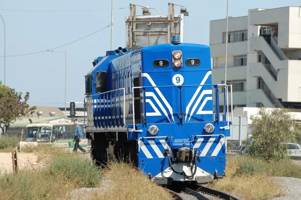 A meses de finalizar Gobierno: Estudio determinará facticibilidad de tren en la región