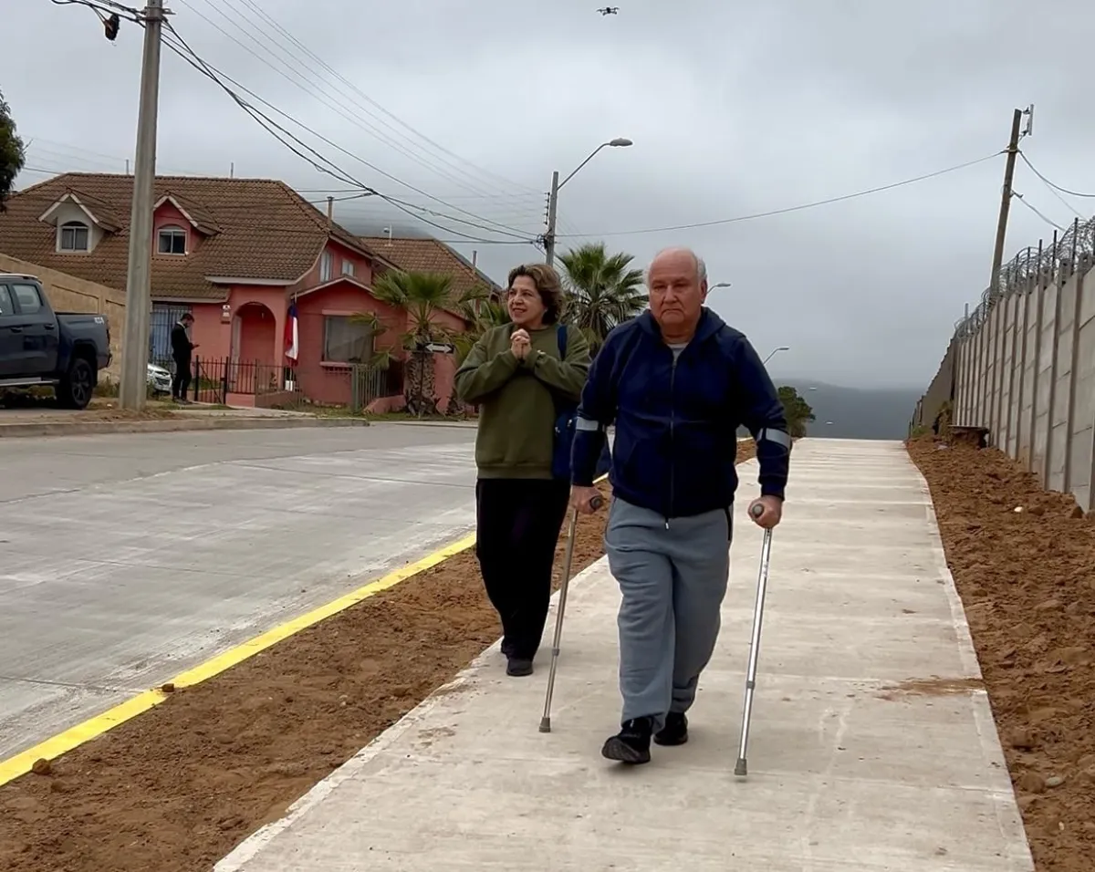 Entregan pavimentación de calle Braulio Arenas en La Serena