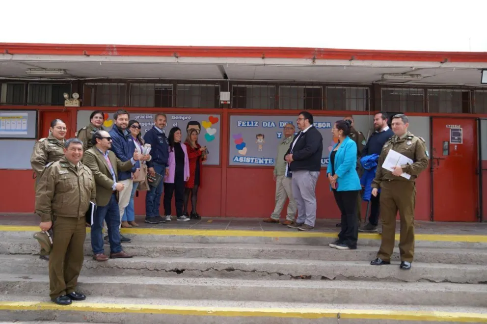 Comenzó la instalación de un sistema de alarmas y control de rondas de vigilancia en 35 escuelas y liceos de La Serena, con una inversión de 30 millones de pesos. EL DÍA