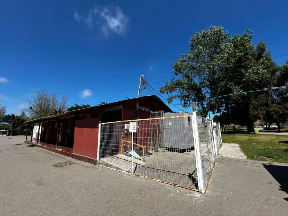 El parque Pedro de Valdivia se renueva: mejorarán camarines para deportistas y visitantes