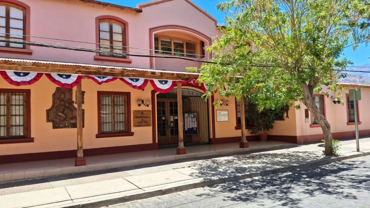 Concejales de Paihuano buscan destituir al administrador municipal Concejales de Paihuano buscan destituir al administrador municipal