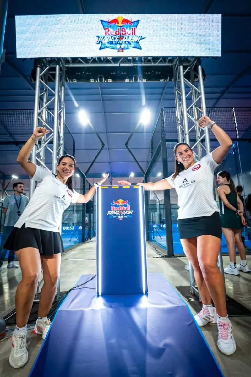 Karla Castillo y Carolina Avendaño ganan torneo Red Bull Padel Dash