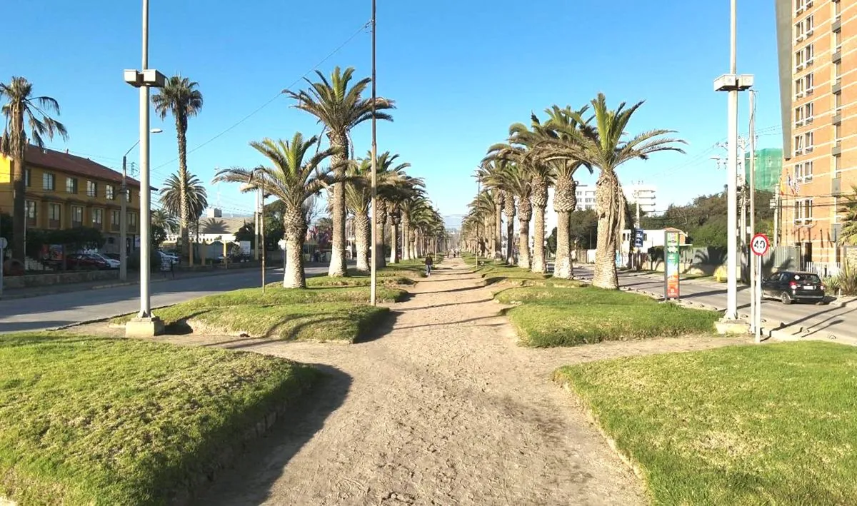 Remodelación avenida Francisco de Aguirre: áreas verdes, iluminación y mobiliario urbano
