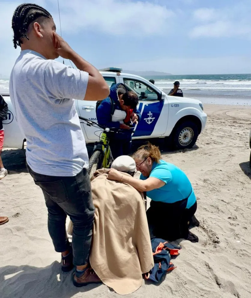 Continúa intensa búsqueda de joven de 17 años desaparecido tras ser arrastrado por fuertes olas en La Serena