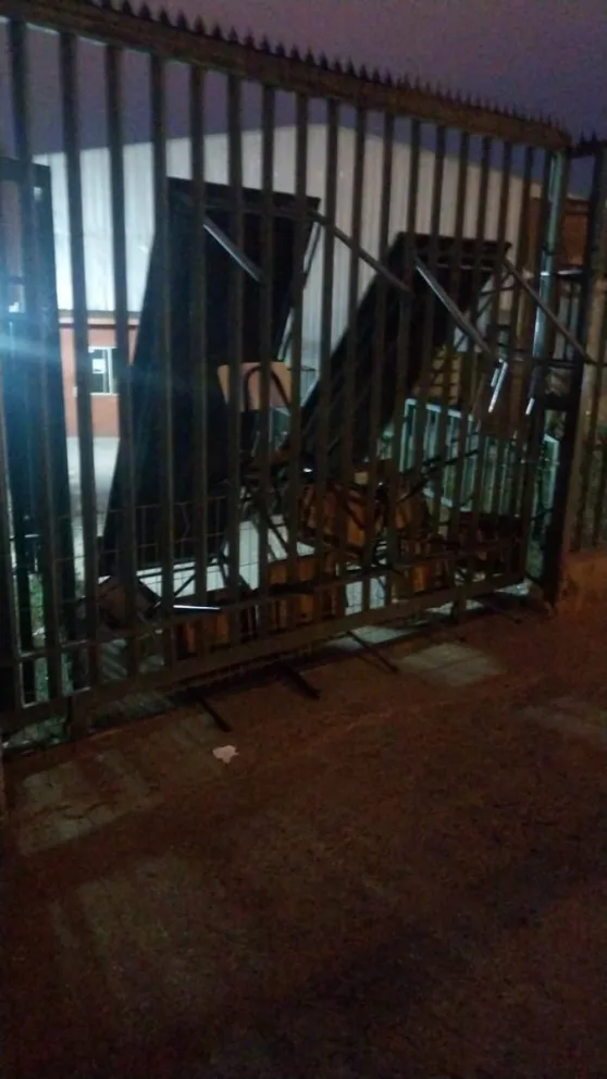 Estudiantes del Colegio Christ School realizan toma pacífica para exigir continuidad del establecimiento