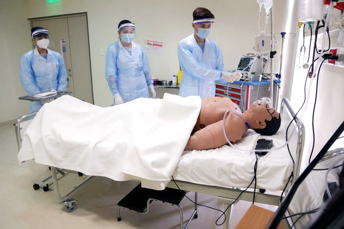 Desafío de retener médicos ante brecha de especialistas Desafío de retener médicos ante brecha de especialistas