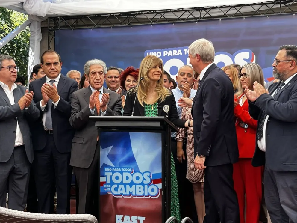 Demócratas y Amarillos oficializan apoyo a Kast: abrió la puerta a incluirlos en un eventual gobierno
