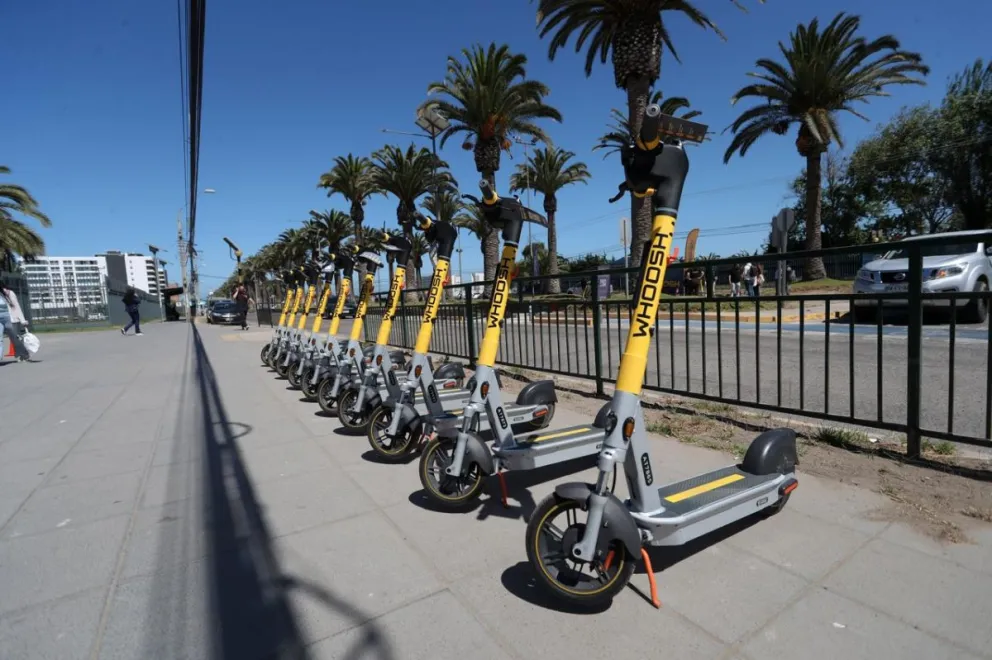 Scooters eléctricos llegan a La Serena: desplegarán 400 en diferentes puntos de la comuna