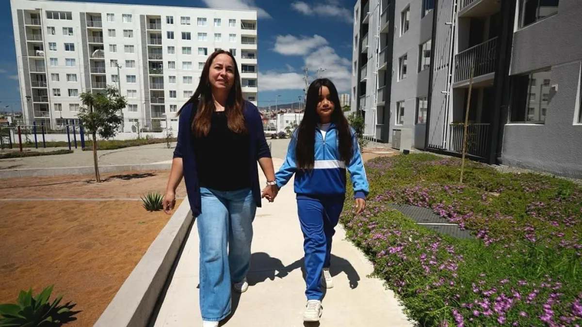 Emotiva historia: alumna serenense agradece al Presidente Boric por vivienda propia Emotiva historia: alumna serenense agradece al Presidente Boric por vivienda propia