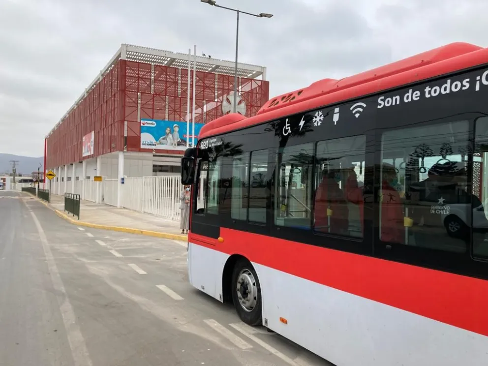 Propone ampliación sistema de buses eléctricos para cubrir toda la conurbación La Serena–Coquimbo