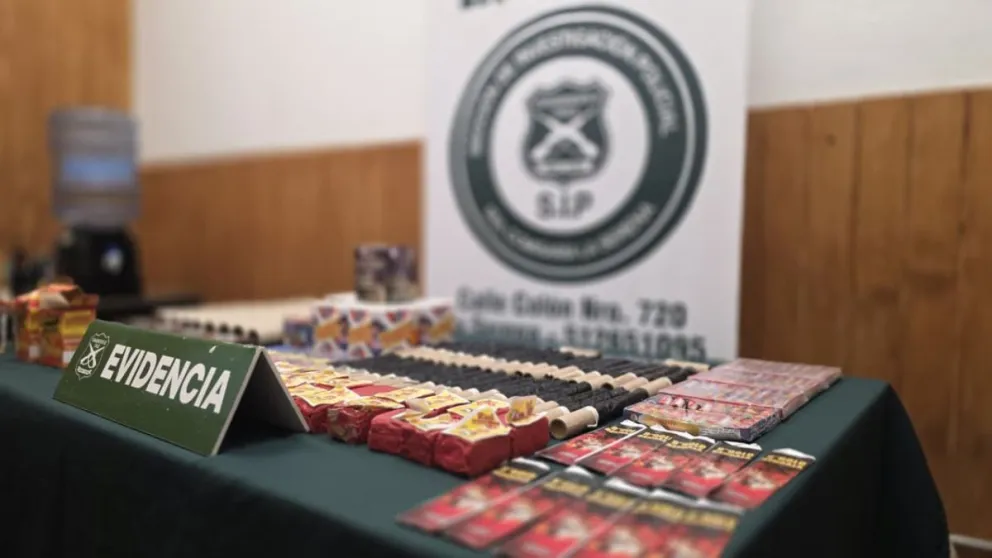Dos personas detenidas: Carabineros decomisó casi 300 fuegos artificiales en Las Compañías