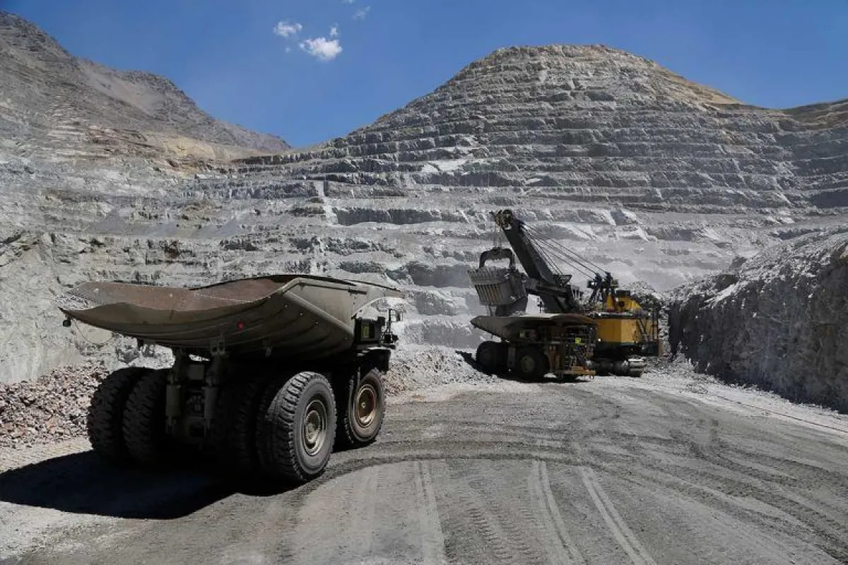 Minera Los Pelambres demanda a exejecutivo por fraude millonario