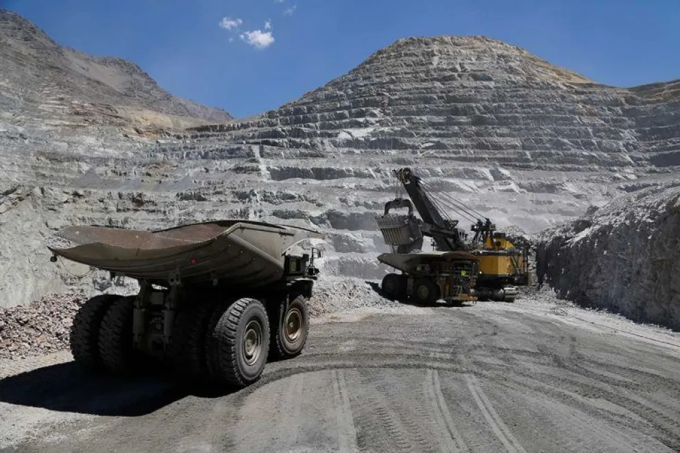 Minera Los Pelambres se querella contra ejecutivo por millonario fraude