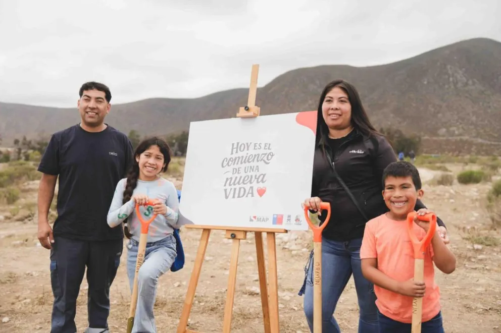 Cientos de familias coquimbanas comienzan una nueva historia con la primera piedra del Proyecto Habitacional Parque el Sauce