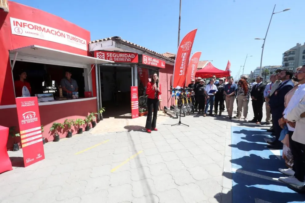 Municipalidad de La Serena inaugura punto de seguridad y turismo en Avenida del Mar